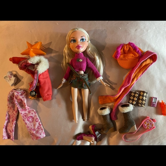 (SOLD) Campfire Cloe (2005) | Bratz - Picture 11 of 14